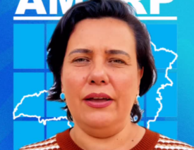 Secretária de Miraí destaca parcerias em encontro de prefeitos