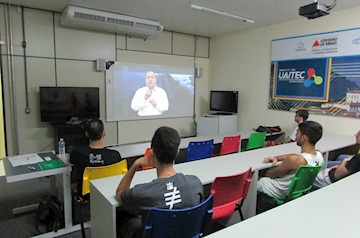 Uaitec oferece cursos gratuitos na área de informática para jovens muriaeenses