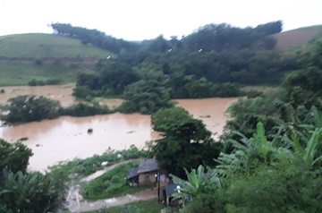 Muriaé em alerta após chuvas e alagamentos na região 