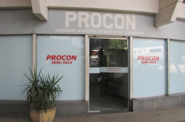 Procon alerta consumidor sobre direito ao orçamento antes de receber serviço