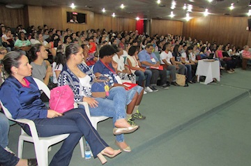 Conferência discute políticas públicas sobre drogas voltadas para juventude em Muriaé