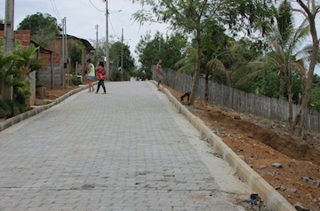 Obras de calçamento chegam ao distrito de Macuco