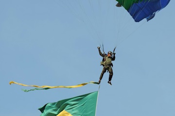 Dia do Muriaeense terá salto de paraquedistas do Exército