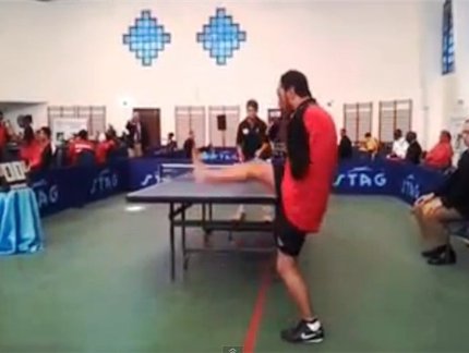 Vídeo: egípcio sem braços brilha no Tênis de Mesa