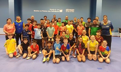 Hugo Hoyama visita jovens atletas no Camp Sul-Americano Sub-11 e Sub13