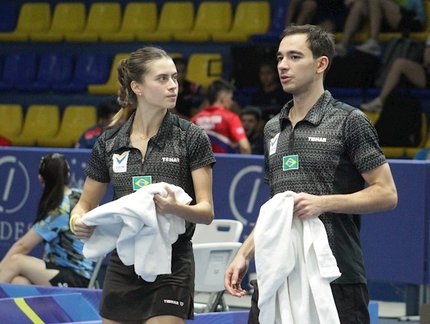 Hugo Calderano e Bruna Takahashi vencem 2ª partida no dia e vão às semis do Pan-Americano