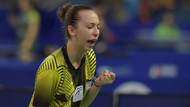 Karoline Gruchoski comemora o título do Absoluto B