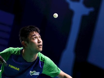 Eric Jouti sai na frente do placar, mas sofre revés e se despede do individual masculino do Smash de Singapura