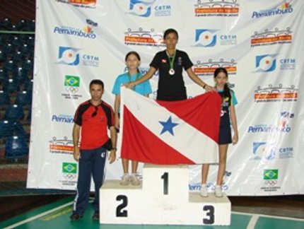 FRANCIS PAMPLONA FICA COM O OURO NA INFANTIL FEMININO