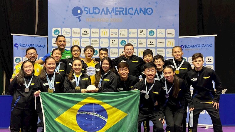 Brasileiros comemoram título geral do Sul-American