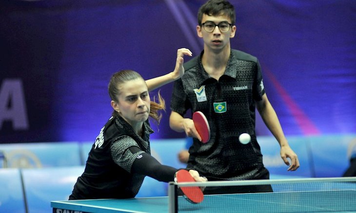 Bruna Takahashi e Vitor Ishiy avançaram no torneio