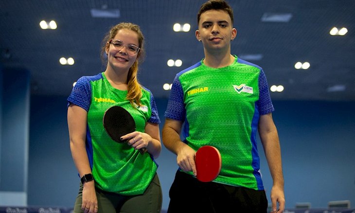Karina Becker (esq.) e Matheus Pinho (dir.) são do