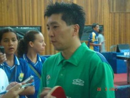 HUGO HOYAMA ABRE A COMPETIÇÃO EM POÇOS DE CALDAS