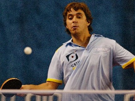 LIDNEY FAZ BOA PARTIDA, MAS PERDE PARA CAMPEÃO MUNDIAL JUVENIL