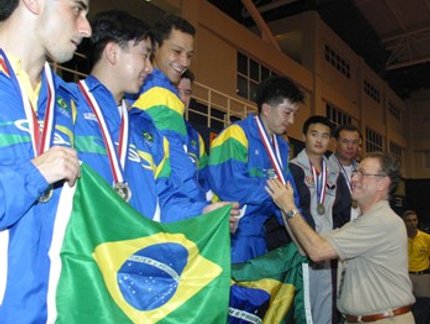 HOMENAGEM A ATLETAS E EX-ATLETAS BRASILEIROS MEDALHISTAS EM PANS