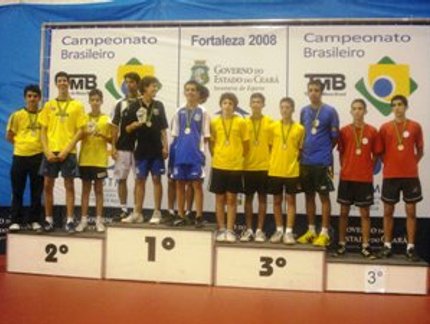 ESTRELA DE OURO/SANTOS BRILHOU EM VÁRIAS CATEGORIAS