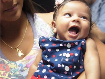 Mãe e filha, Amanda e Alice Cordeiro visitam sede da CBTM
