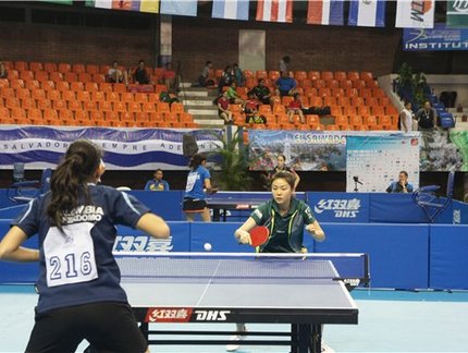 Caroline Kumahara e Jessica Yamada se classificam para as oitavas de final