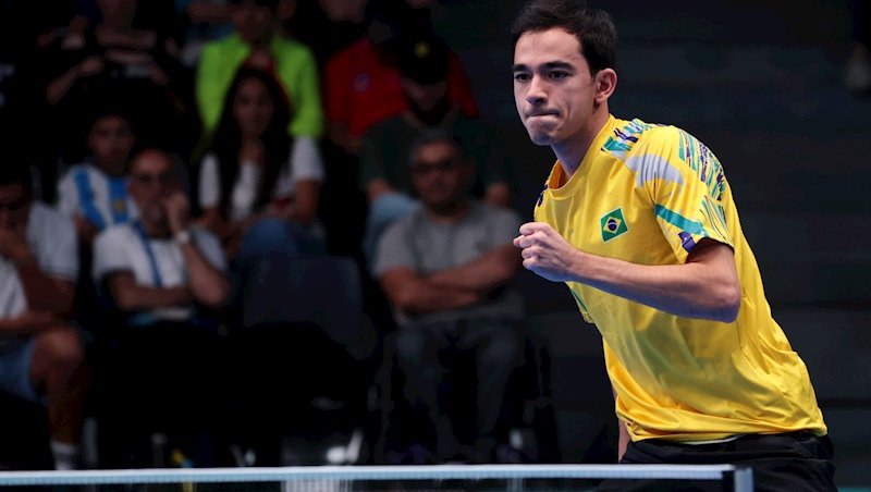 Hugo Calderano enfrenta o japonês Shunsuke Togami 