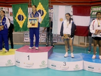CAROLINE KUMAHARA VENCE KÁTIA KAWAI NA FINAL DO JUVENIL