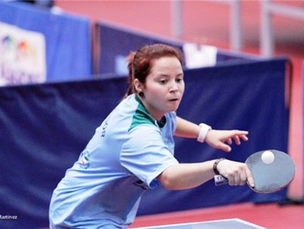 Priscila Salvador comemora a conquista do título na categoria juventude