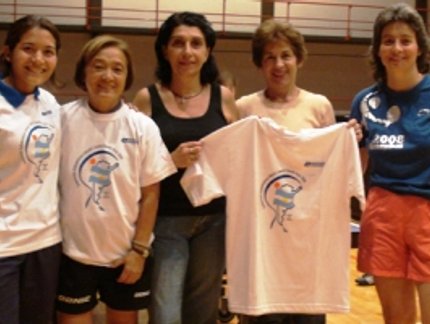 GRUPO DE MULHERES DIVULGA TÊNIS DE MESA NA ARGENTINA