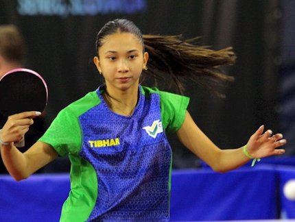 Giulia Takahashi e Leonardo Iizuka estão a uma vitória de garantir medalhas nos WTT Youth Contenders da Eslováquia e da Hungria