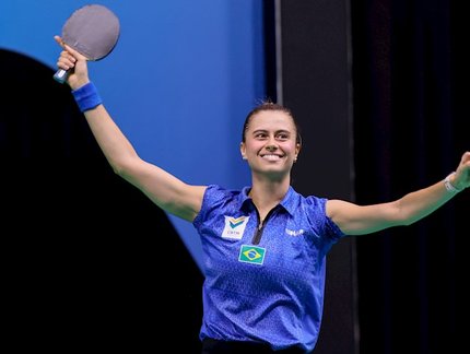 A dois passos do paraíso! Bruna Takahashi iguala melhores campanhas da carreira e está nas semifinais do WTT Contender Rio de Janeiro