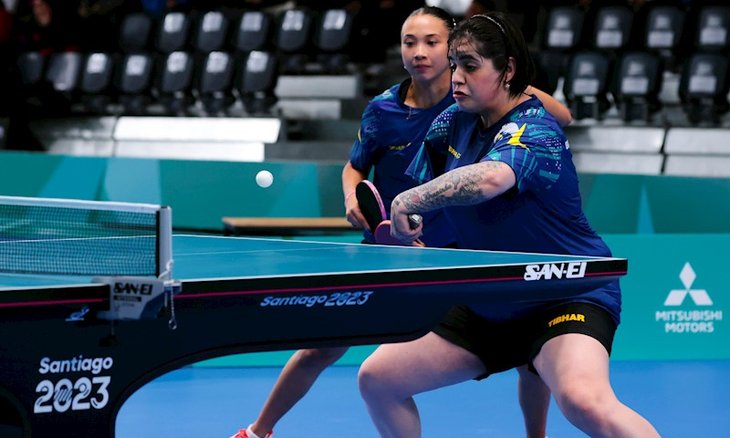 Bruna Alexandre e Giulia Takahashi em ação contra 
