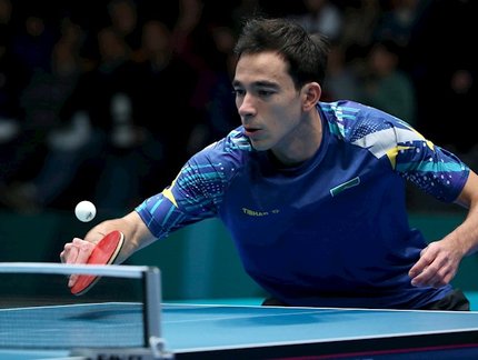 Hugo Calderano vence o sueco Truls Moregard e avança às oitavas de final do WTT Champions Chongqing