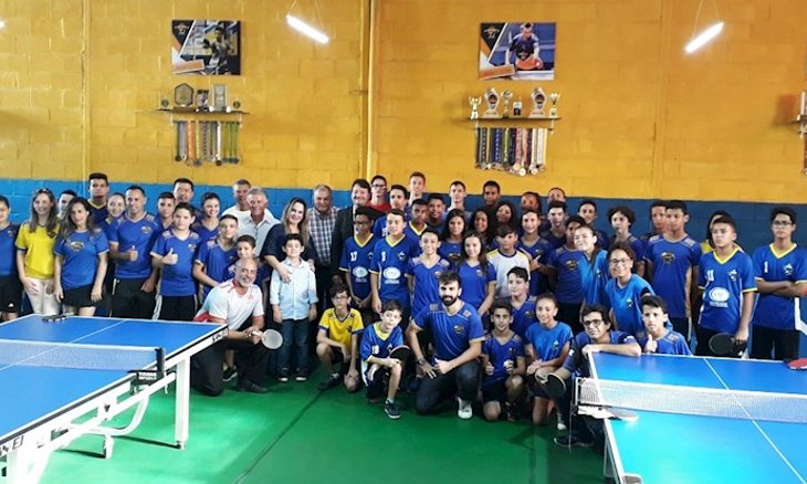 Atletas da AVE reunidos no CT do Clube, no Sul de 