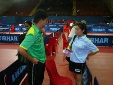JESSICA SALVA TRÊS MATCH POINTS, VIRA E SE CLASSIFICA