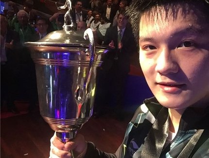 Lá fora: Em final chinesa, Fan Zhendong leva a melhor e conquista Copa do Mundo