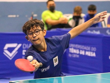 Felipe Okano faz brilhante campanha em Salta e leva ouro na disputa sub-13 do WTT Youth Contender