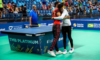 Copa dos Refugiados relembra conceito da Diplomacia do Ping-Pong em ação do Dia Mundial do Tênis de Mesa