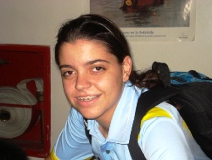 MENINAS LUTAM EM DOBRO PARA COMPENSAR AUSÊNCIA DE LÍVIA