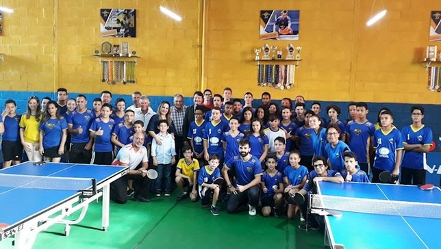 Atletas da AVE reunidos no CT do Clube, no Sul de 