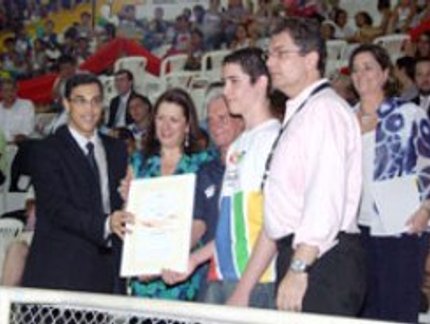 PREFEITO BARBOSA NETO ABRE AS OLIMPÍADAS ESCOLARES