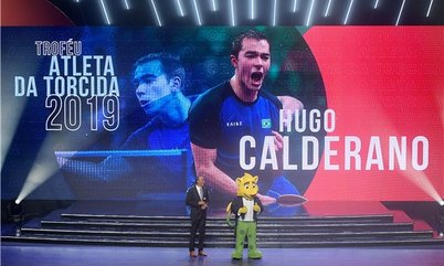 Com quase metade dos votos, mesa-tenista Hugo Calderano é eleito o Atleta da Torcida na temporada 2019