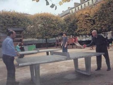 GRANDE-BENEMÉRITO BATE UMA BOLINHA EM PARIS