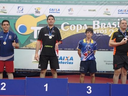 Alexandre Caldeira mantém escrita com o título da Classe 10