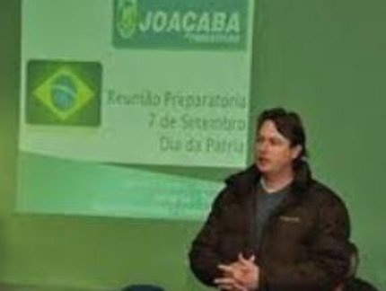 PREFEITO RECEBE ATLETAS DA ASSOCIAÇÃO PRÓ TENIS DE MESA