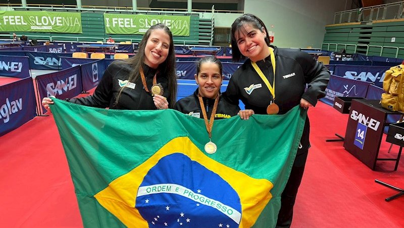 Jennyfer Parinos, Cátia Oliveira e Bruna Alexandre