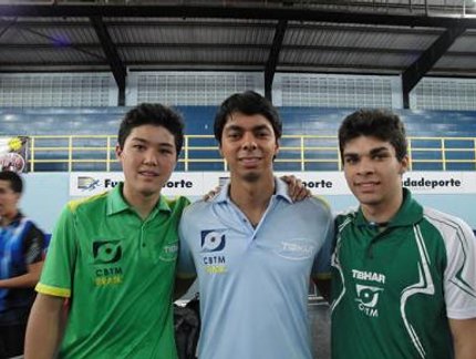 JUVENIL MASCULINO FATURA OURO E BRONZE POR EQUIPES NO ABERTO DA VENEZUELA