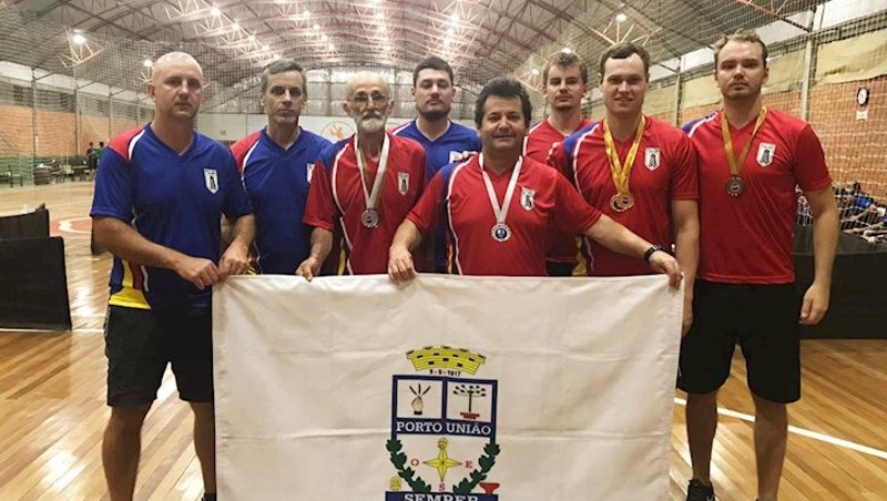 Atletas comemoram a boa participação na etapa do E