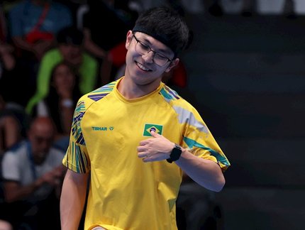 Após vencer na estreia do individual, Eric Jouti é superado por atleta do top 50 e se despede do WTT Feeder Havirov