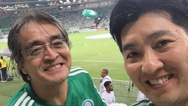 Airton Iwai (esq.) e Hugo Hoyama, em uma partida d