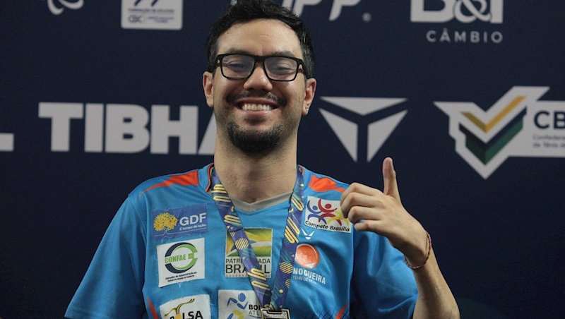 Campeão da classe 2, Guilherme Costa comemora mais