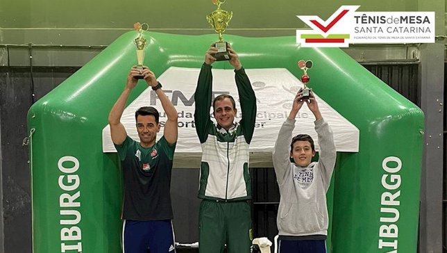 Equipe da Associação de Tênis de Mesa Jaraguaense brilha e conquista título inédito no TMB Estadual