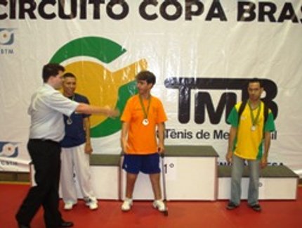 CARLUXO CONQUISTA MAIS UM OURO NA CARREIRA